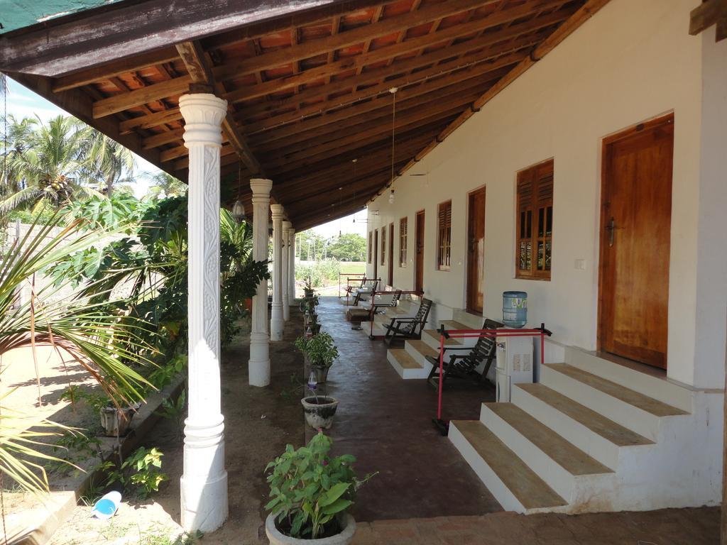 Yoho Hotel Arugambay Beach Inn Arugam Bay Exterior photo