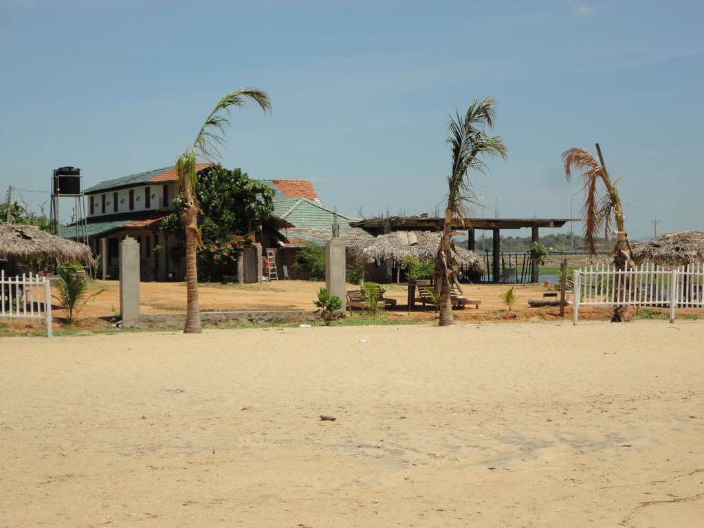Yoho Hotel Arugambay Beach Inn Arugam Bay Exterior photo